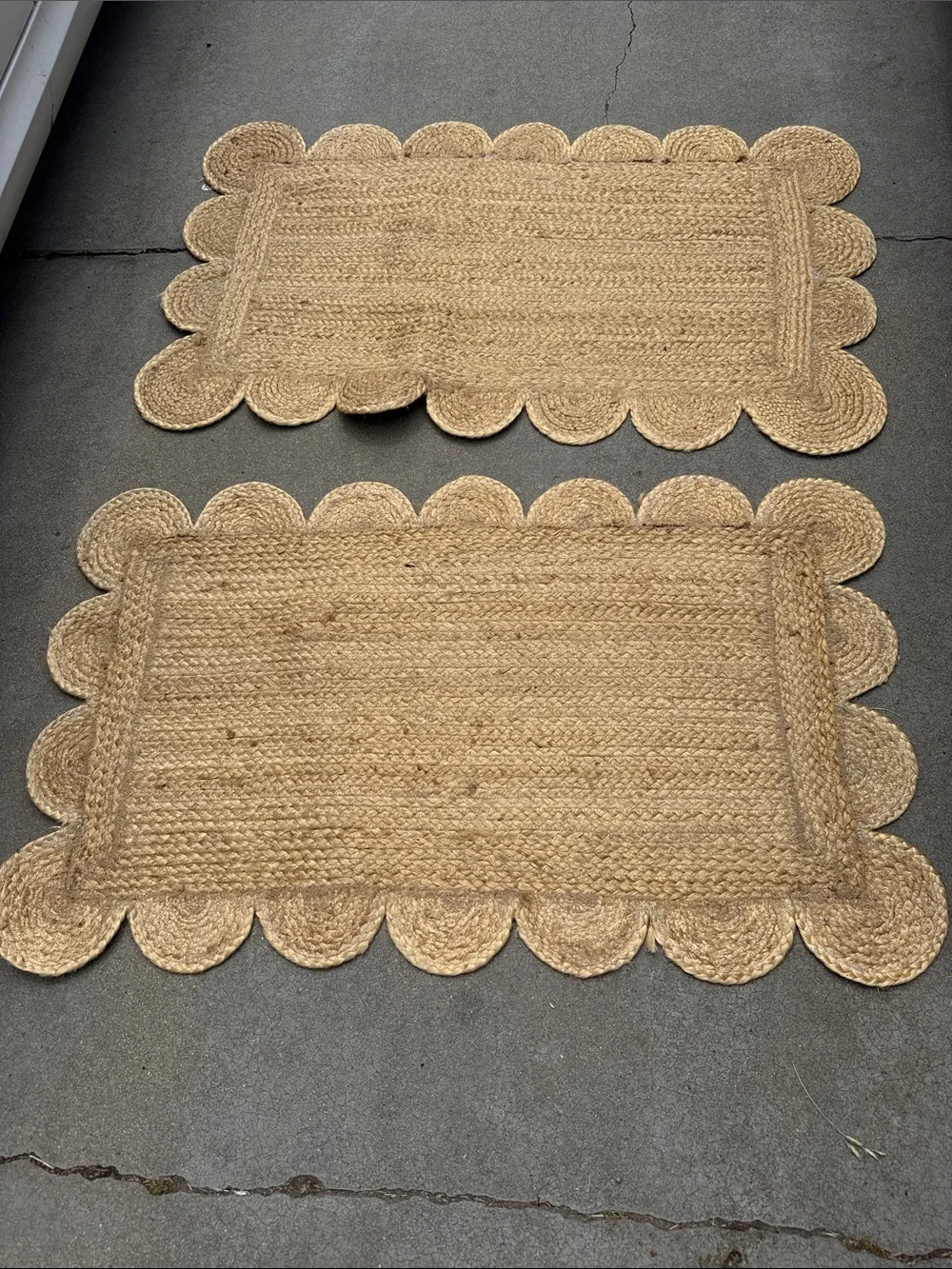 Natural Jute Scalloped Edge Rug Set - 2 Pieces